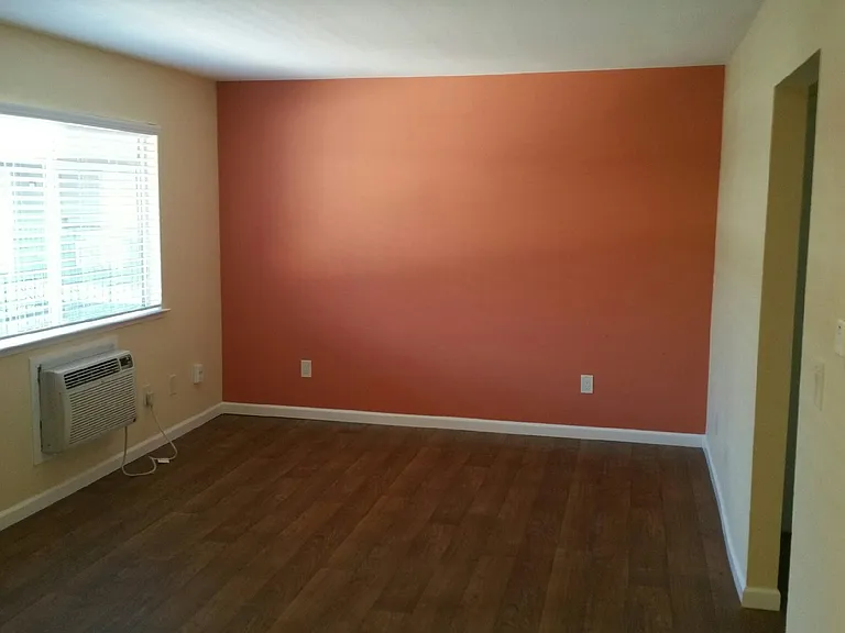 1210-1250 Kenny Dr — Photo 2