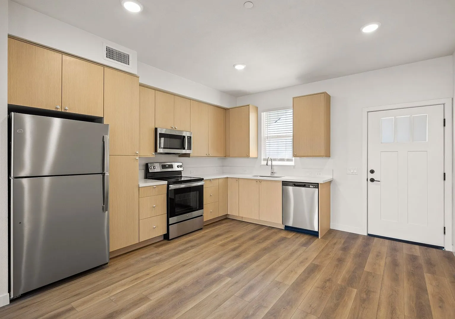 Kellogg Apartments — Photo 2