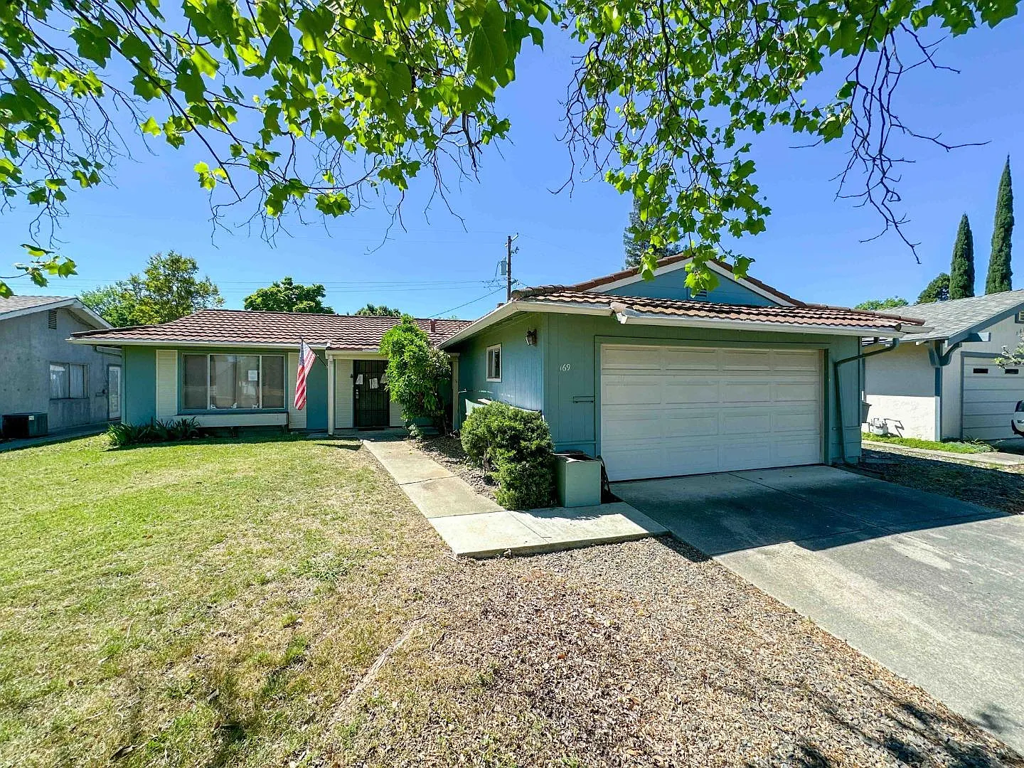169 Rainier Cir photo 1