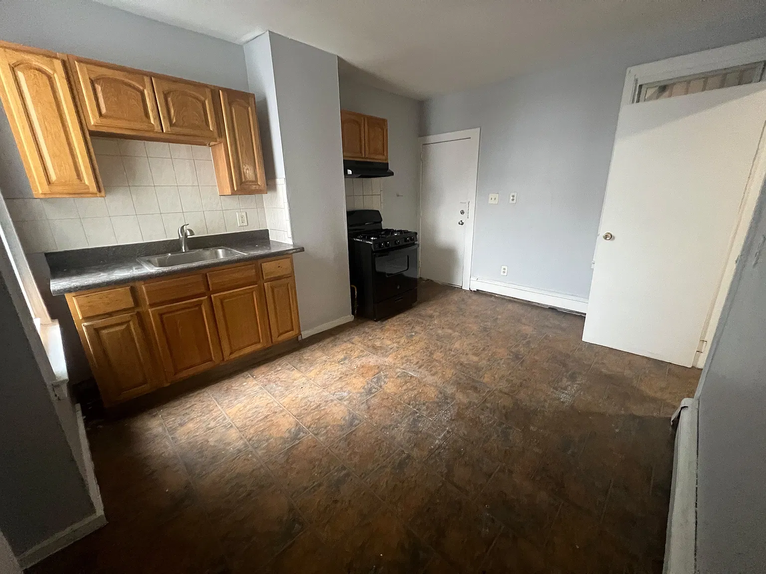 2 bed, $1,900 — Photo 1