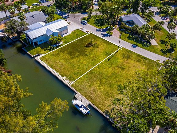 5th image of 7133 Longboat Dr N