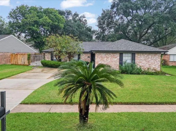 822 Shadwell Dr, Houston, TX 77062