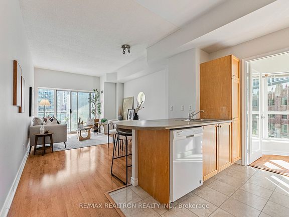 5th image of 600 Queens Quay W #619