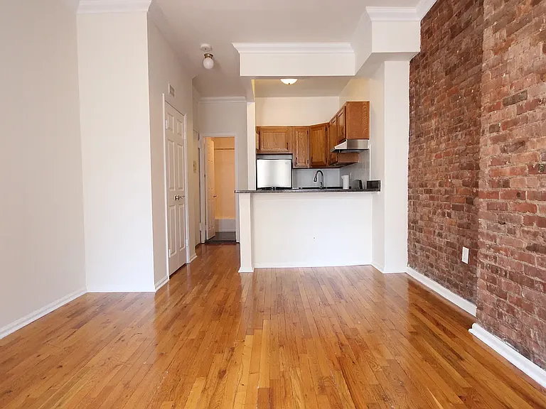 908 Amsterdam Ave #5C — Photo 5