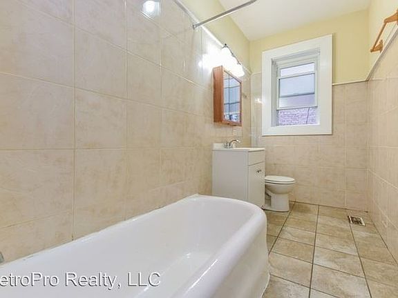 5th image of 7609 S Essex Ave #2