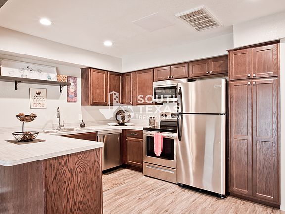5th image of 301-309 Westwood Dr #17700503