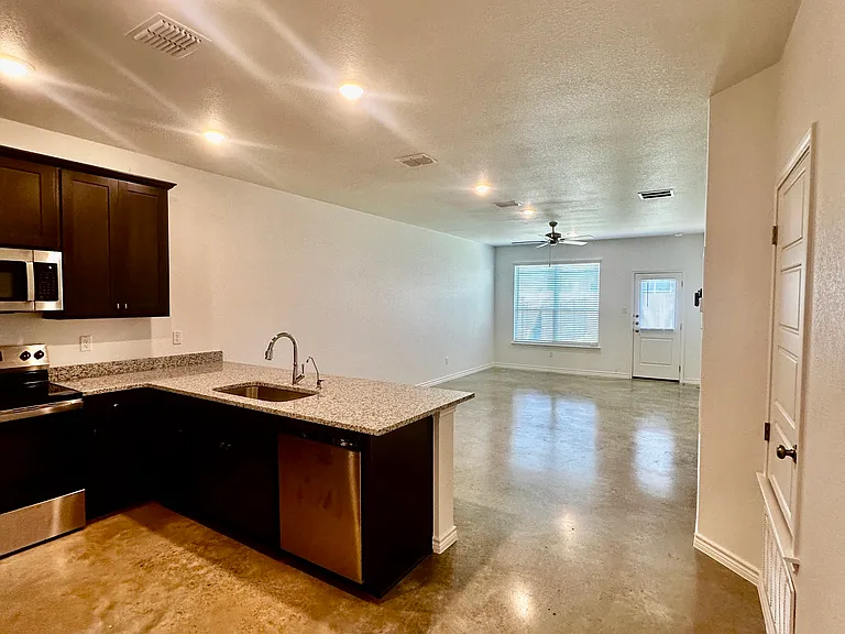 3807 Sugar Hackberry Trl #B — Photo 11