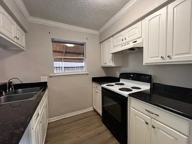 1950 Spenwick Dr #340 — Photo 5