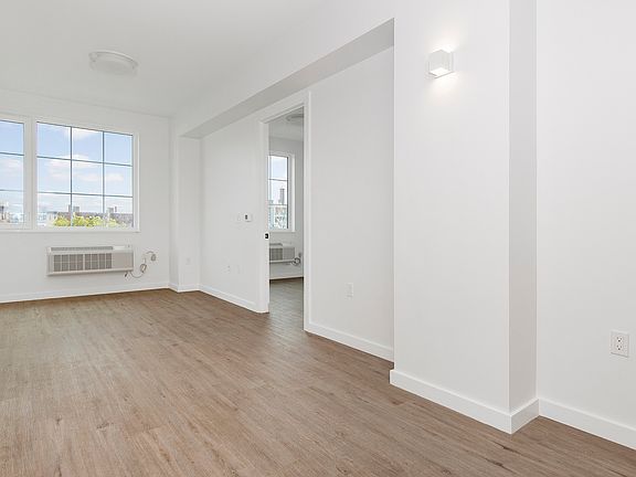 3rd image of 101 Bruckner Blvd #6F