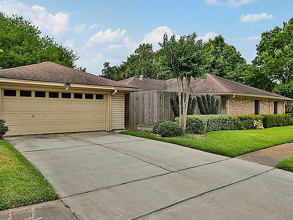 3rd image of 6203 Leaf Arbor Dr