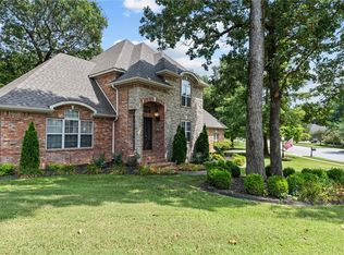 3450 E Natchez Trce, Fayetteville, AR 72703