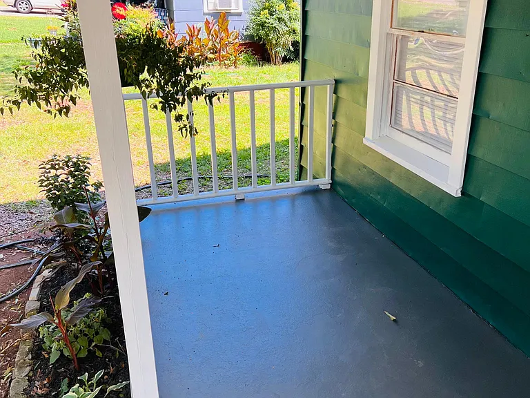 106 Lester Ave — Photo 2