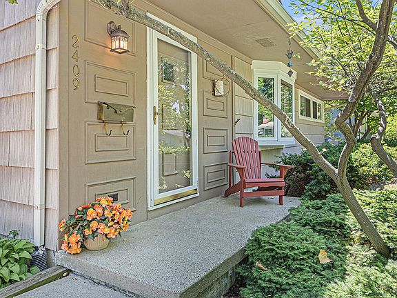 3rd image of 2409 Haisley Dr