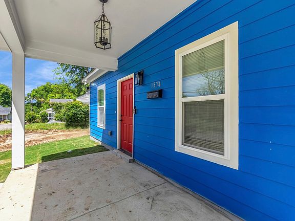2nd image of 1374 Dow Pl