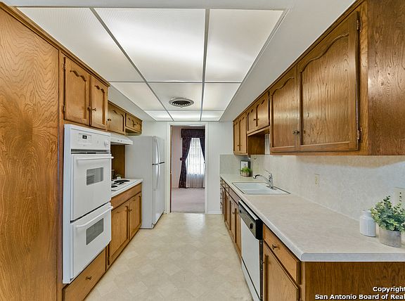 5th image of 606 Fawndale Ln