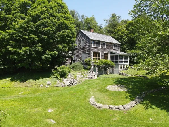 45 Sessions Rd, Hardwick, MA 01037