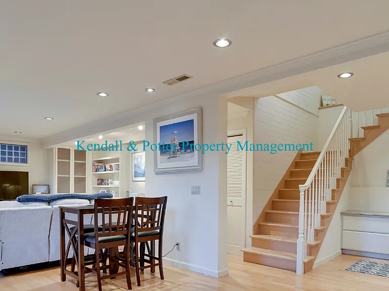 544 Cuesta Dr — Photo 19