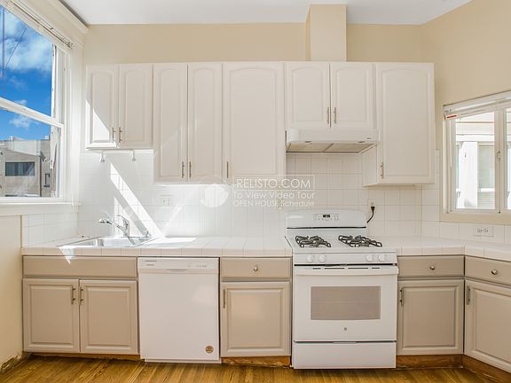 2nd image of 1705 Powell St