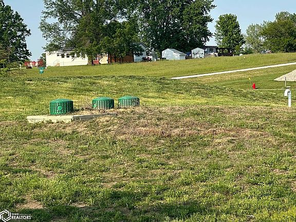 4th image of 10784 Deer Ln