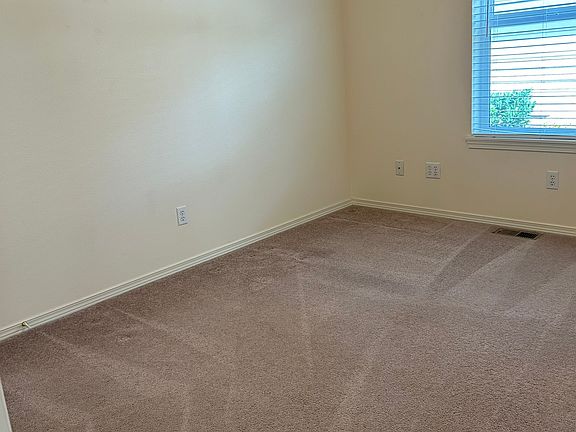 4th image of 1550 Mountain View Dr APT C