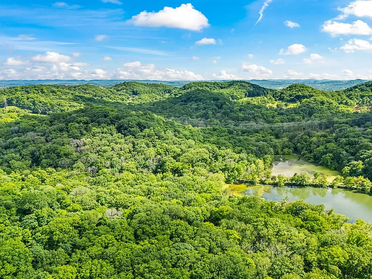 Radnor Lake 3-5 Minutes Driving Distance