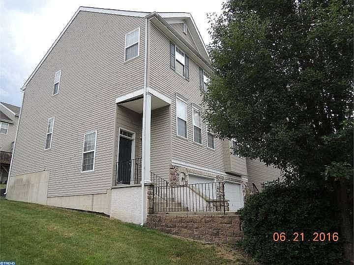 1st image of 436 Fort Hill Cir