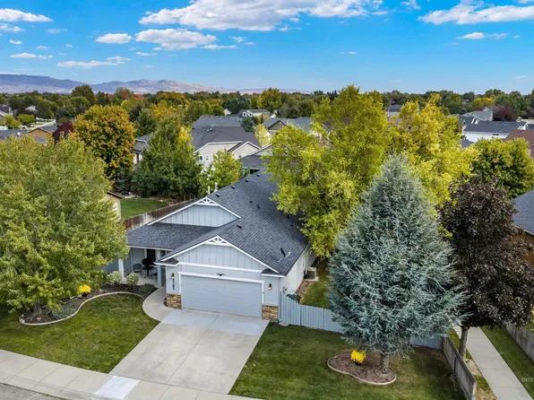 2397 W Fieldstream Dr, Meridian, ID 83646