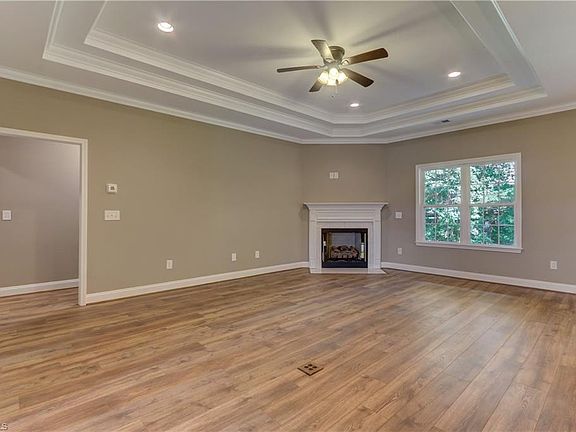 3rd image of 509 Birchwood Dr