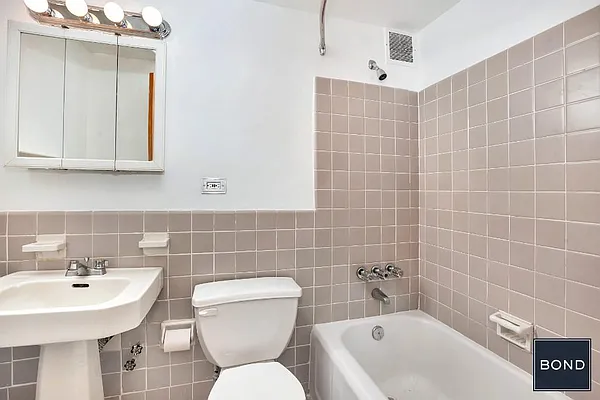 Sold by Bond New York | media 17