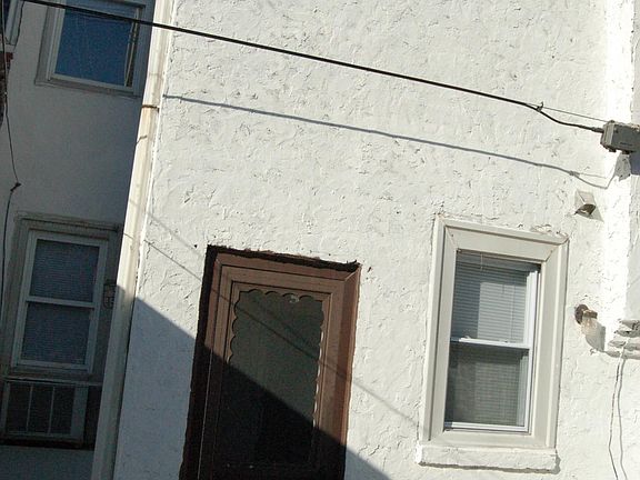 3rd image of 2339 S Beulah St