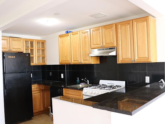 5th image of 8726 175th St APT 7D