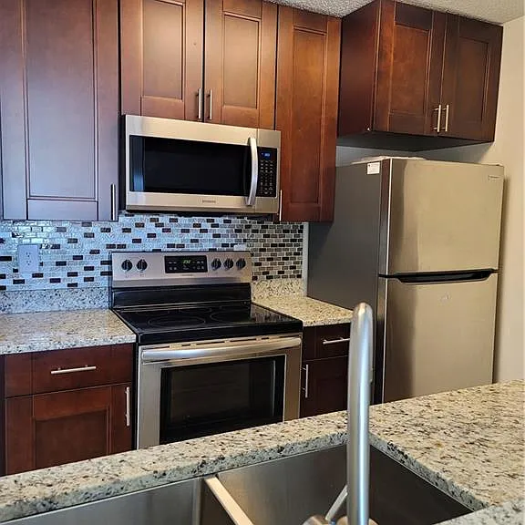 190 Santa Clara Dr #4 — Photo 25