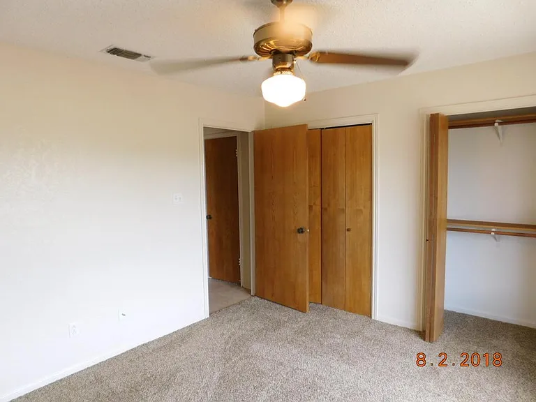 2315 E Highway 190 — Photo 40