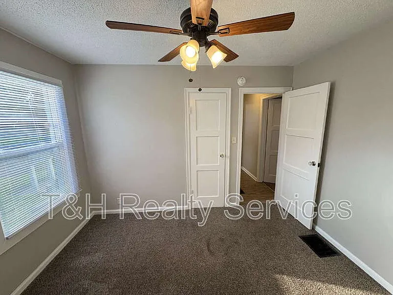 3363 Nicholas Ave — Photo 10