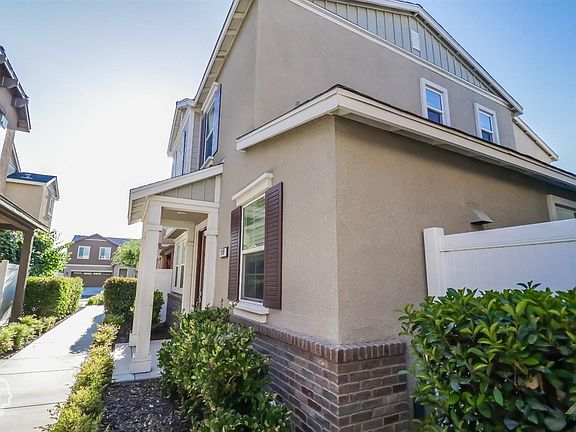 3rd image of 1910 Delacorte Dr