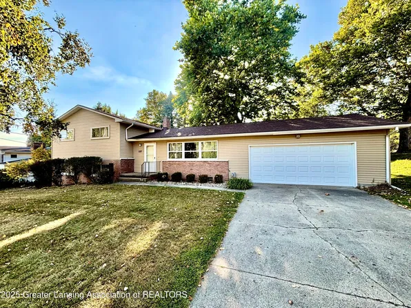 1112 S Sheldon St, Charlotte, MI 48813
