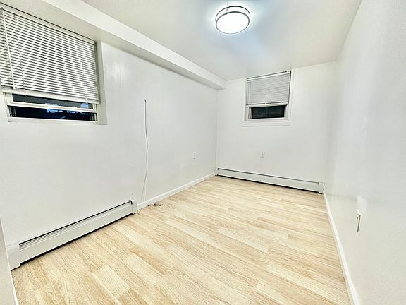 5th image of 5901 163rd St Floor 1