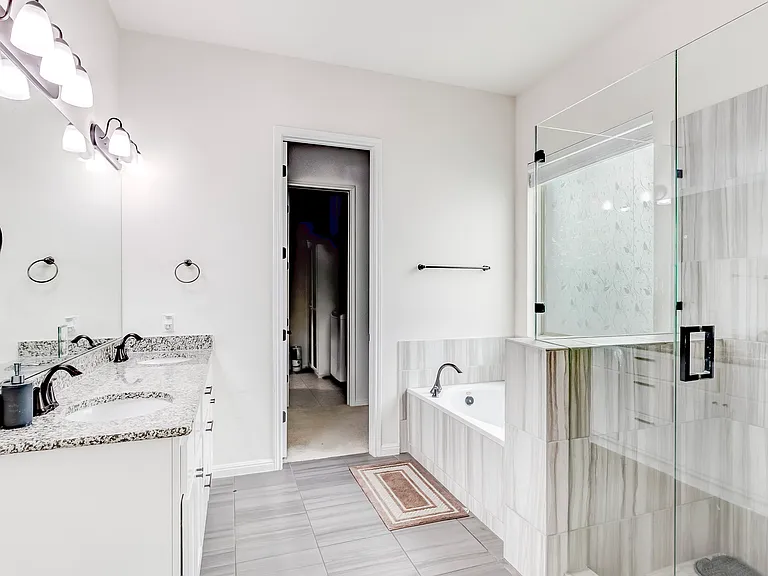 1012 Clearwell St — Photo 27