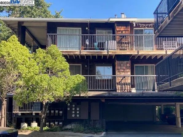 1975 Bonifacio St APT 8, Concord, CA 94520