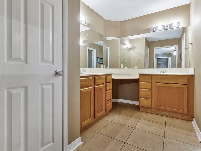 9 Forest Breeze Ct — Photo 15