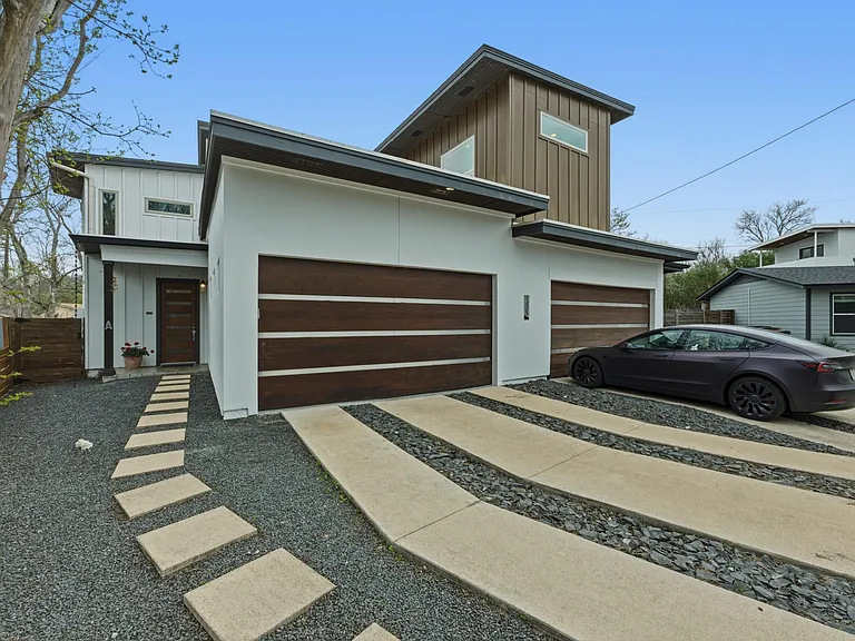 1405 Camelot Cir #A — Photo 2