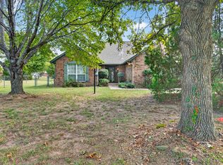 11313 E Southpark Rd, Claremore, OK 74019