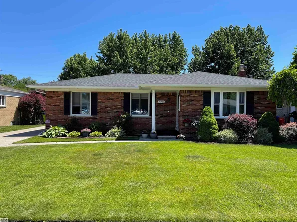 31302 McNamee St, Fraser, MI 48026