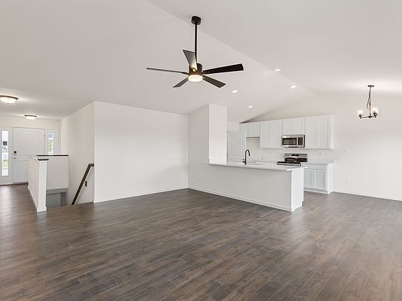 4th image of 3038 Yellow Birch Ct