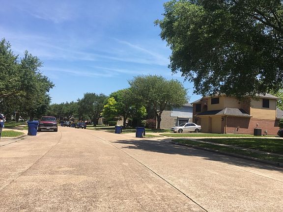 4th image of 923 Turtle Creek Dr