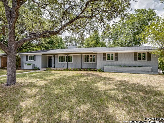 2nd image of 302 Oak Glen Dr