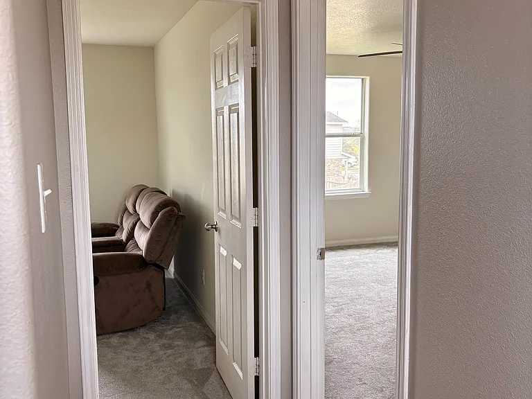 9807 Opal Rock Dr — Photo 30
