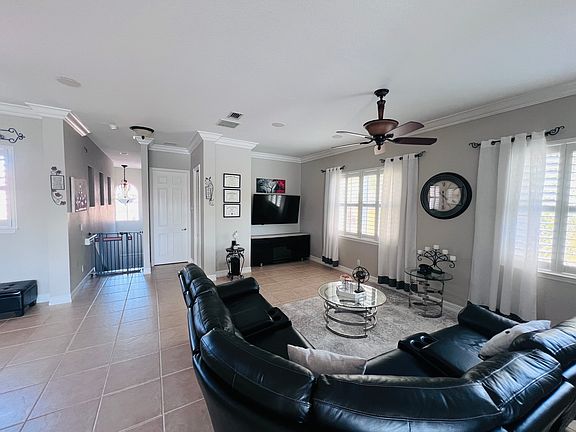 4th image of 7070 San Lorenzo Ct #201