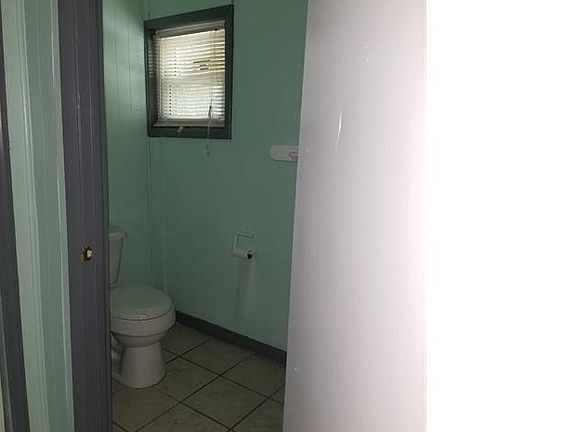 3rd image of 1623 NE 17th Way