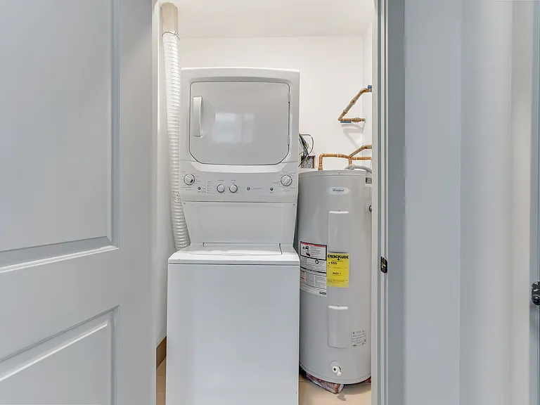 1822 E Glenwood Ave #A150 — Photo 6